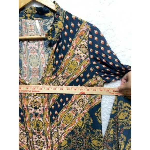 Free People Magic Mystery Tunic Size XS Boho Flared Sleeve V Neck Flowy Pattern - Picture 9 of 11